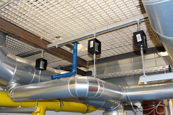 Instalacja na wibroizolatorach podwieszanych sprężynowych Getzner